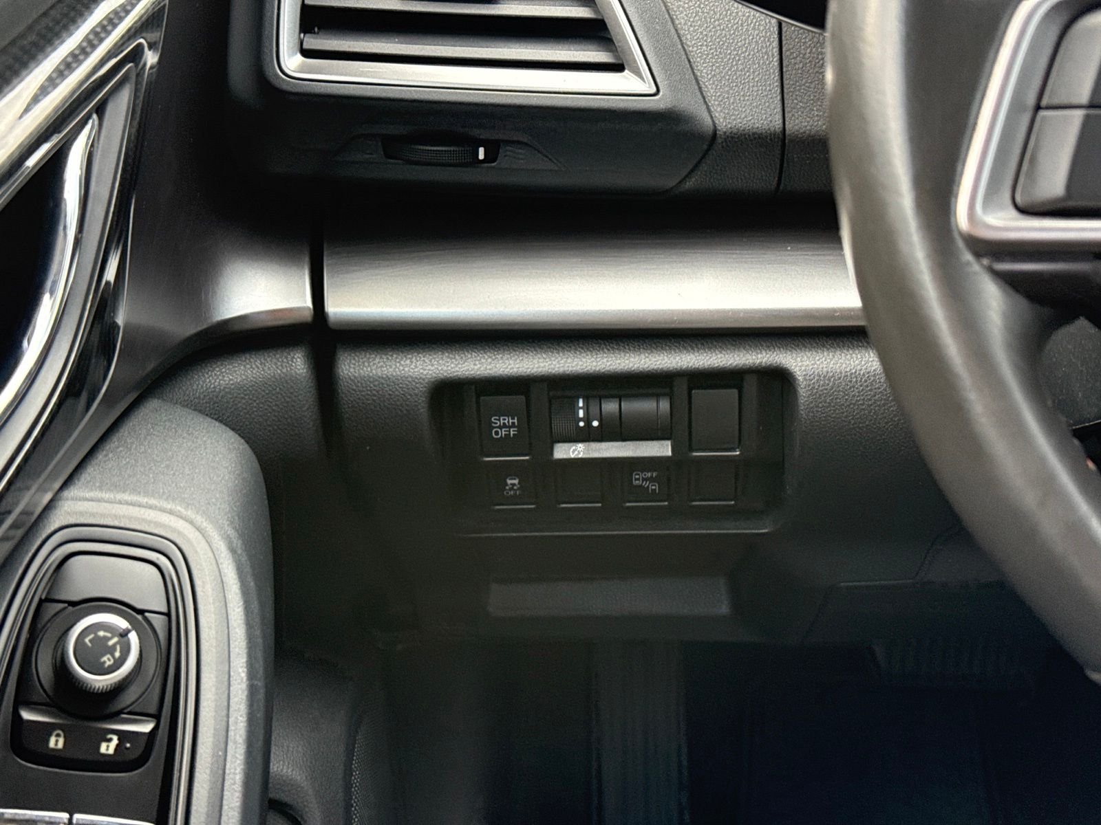 Used 2019 Gray Subaru 2.0i Limited image 25