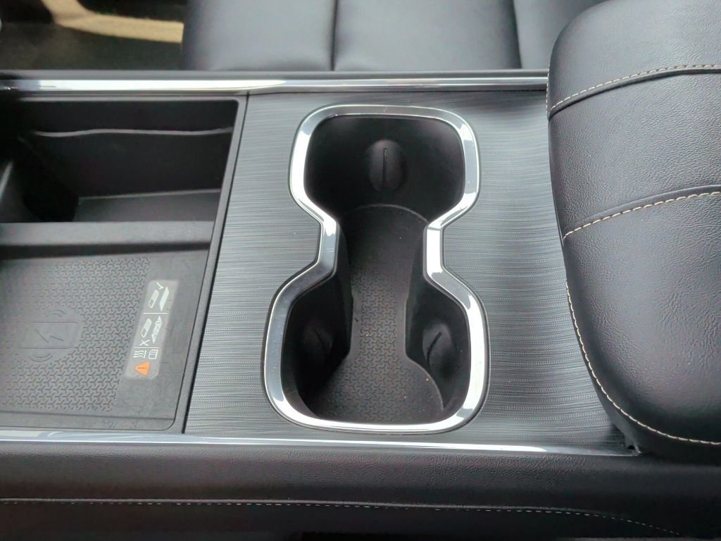 Used 2024 Black GMC Elevation image 31