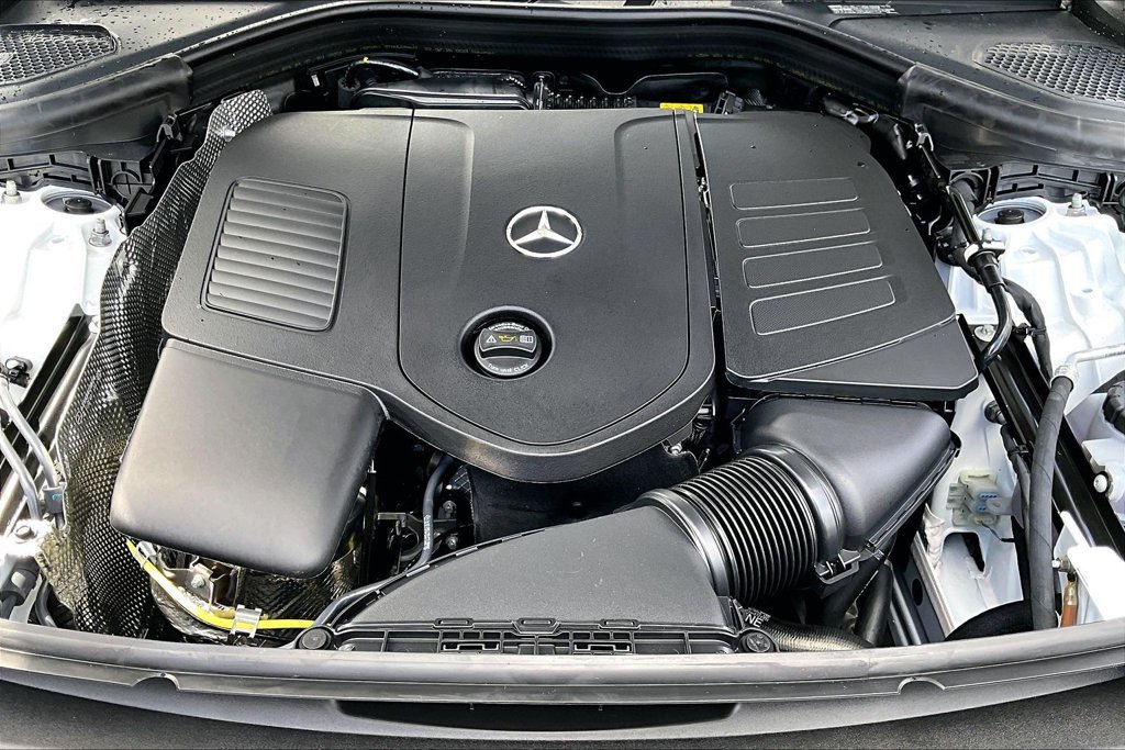 New 2027 Polar White Mercedes-Benz GLC 300 image 11