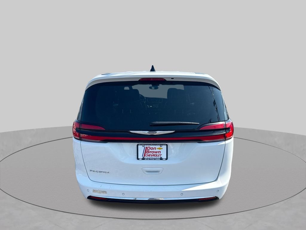 Used 2024 White Chrysler Touring L image 28