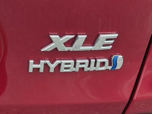 Used 2024 Ruby Flare Pearl Toyota XLE Premium image 9