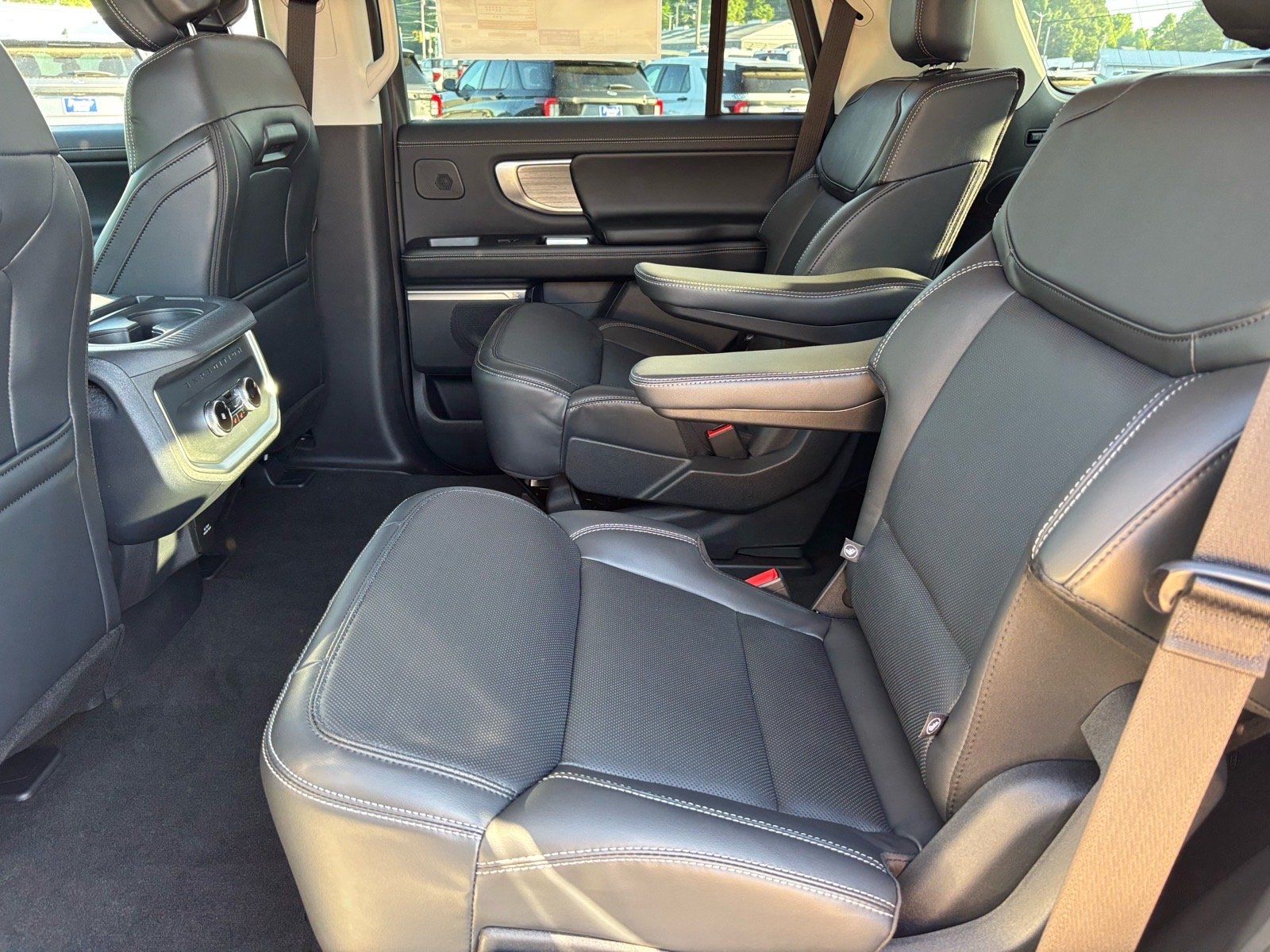 New 2026 Star White Metallic Tri-Coat Ford Platinum® image 11