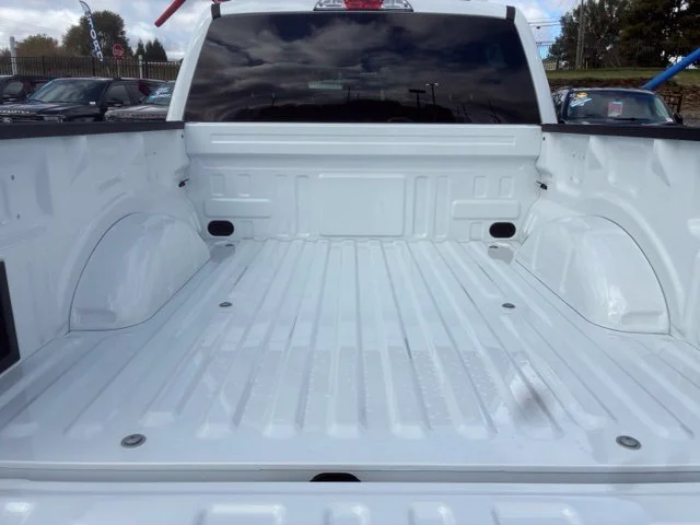 New 2026 Oxford White Ford XLT image 9