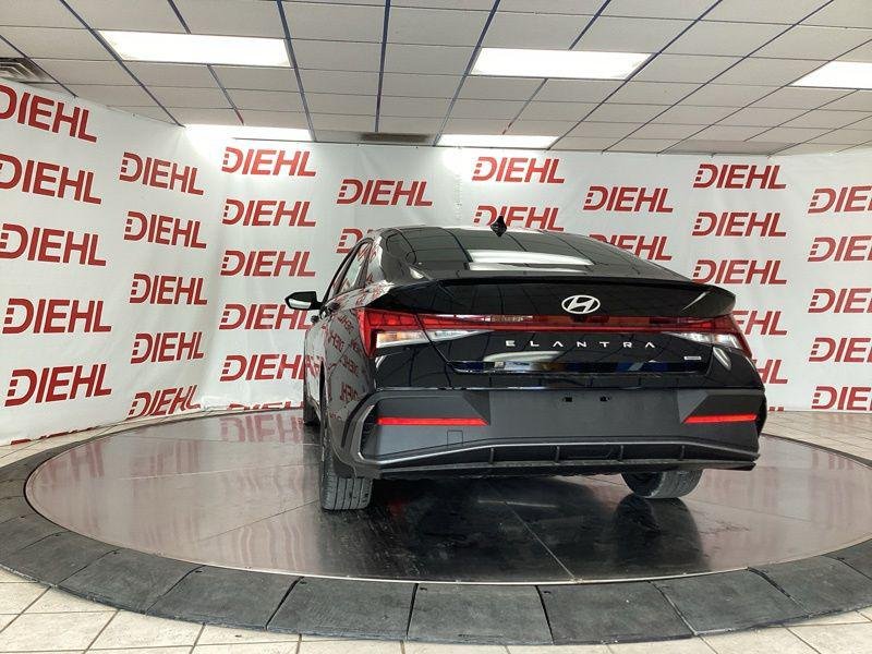 New 2026 Black Hyundai SEL Sport image 5