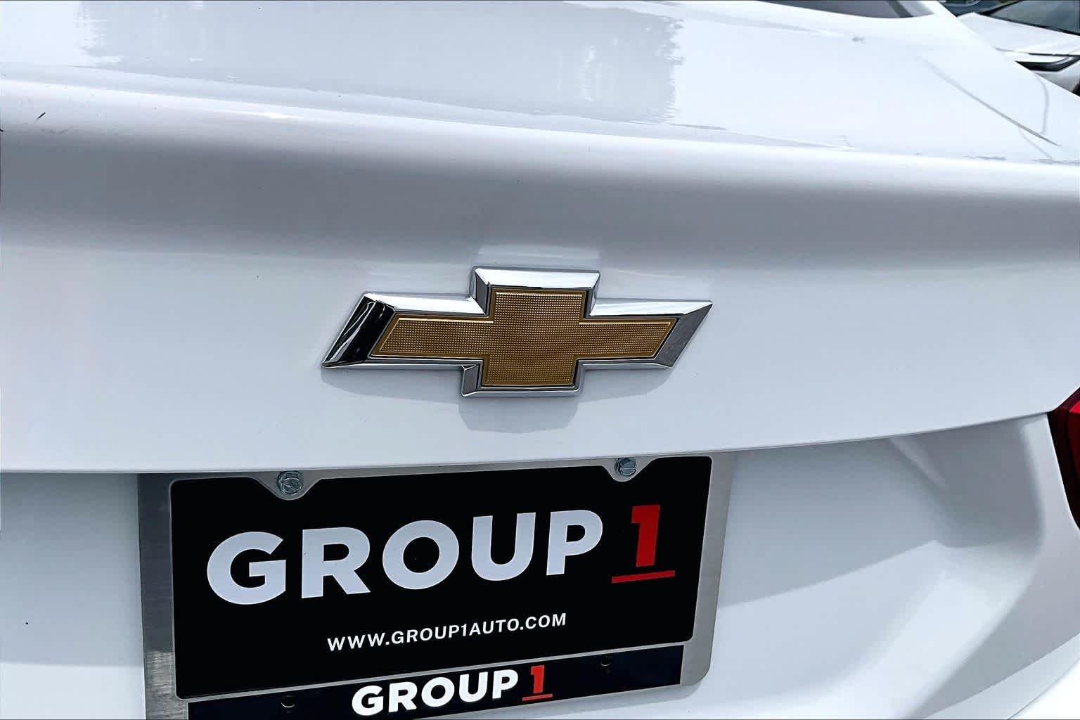 Used 2018 Summit White Chevrolet LS image 30