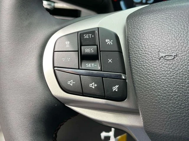 New 2026 Star White Metallic Tri-Coat Ford Active image 27