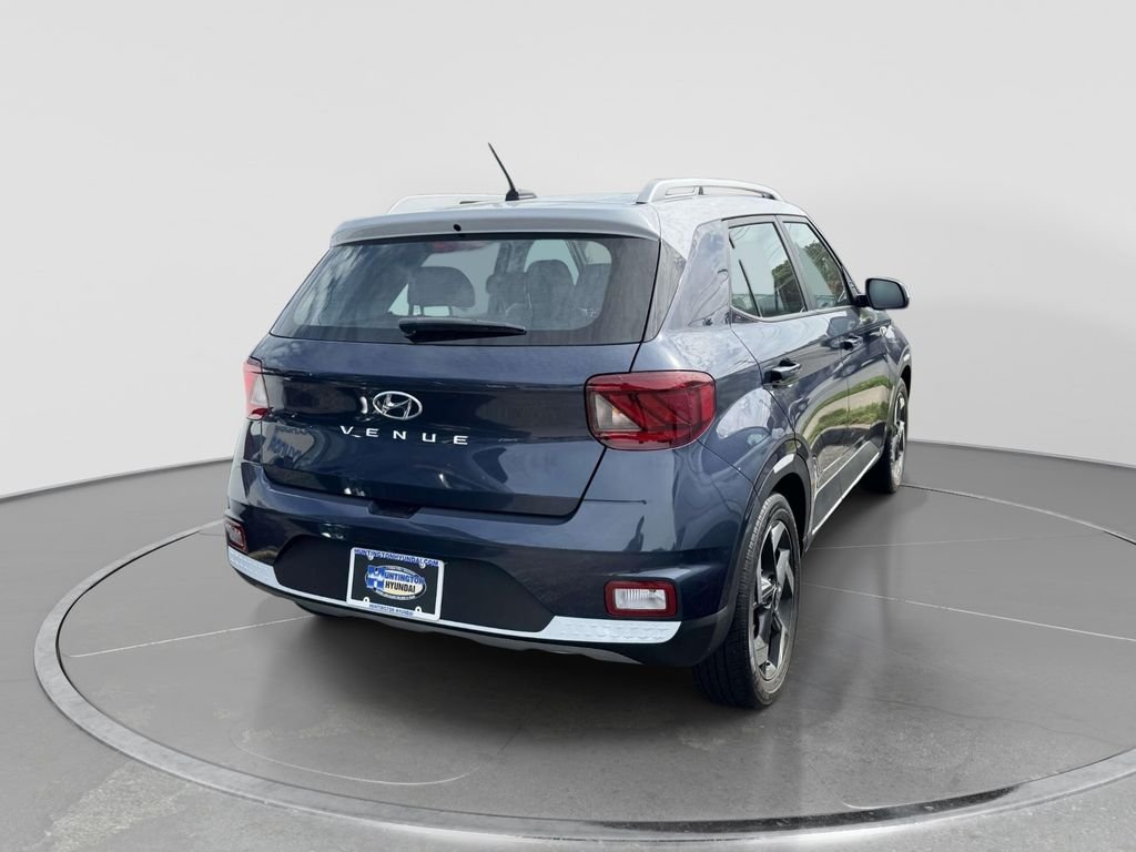 Used 2023 White Hyundai Limited image 4
