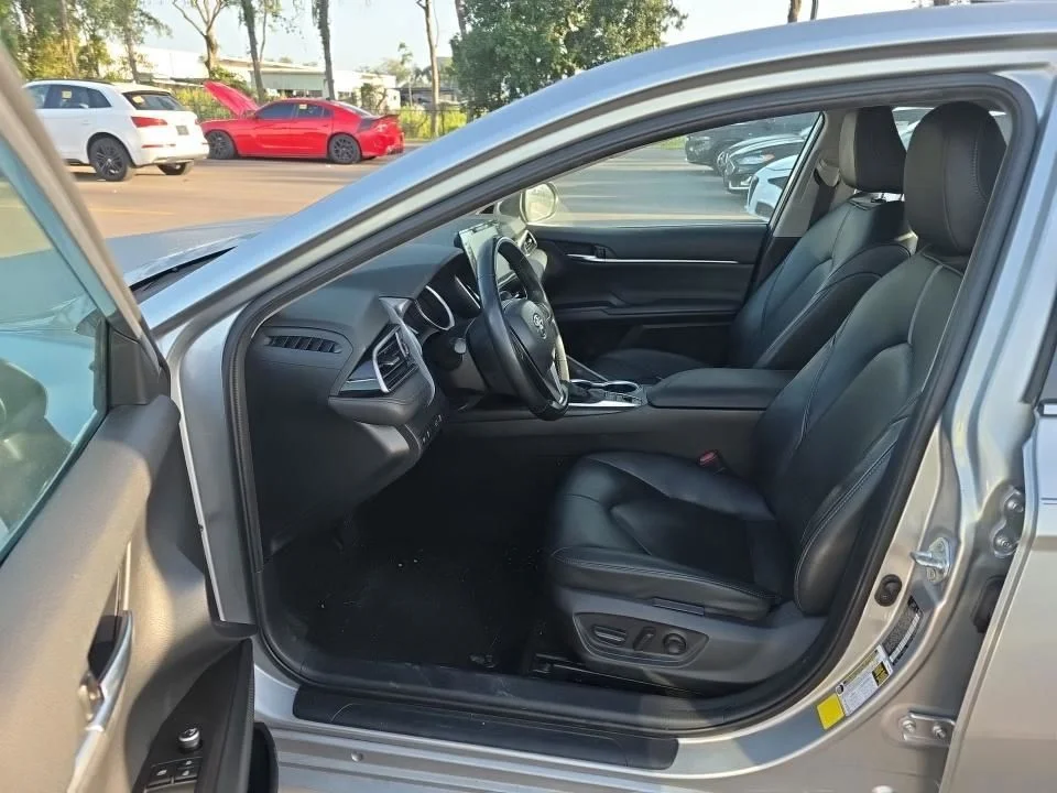 Used 2022 Silver Toyota XLE image 7