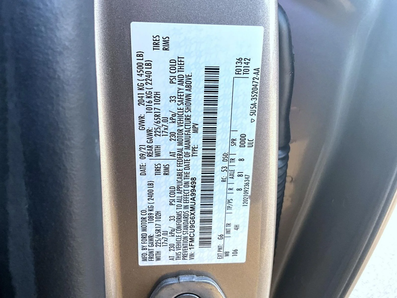 Used 2021 Gold Ford SE image 27