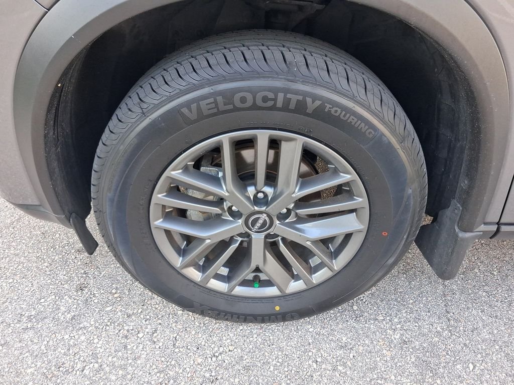 Used 2023 Gray Nissan S image 12