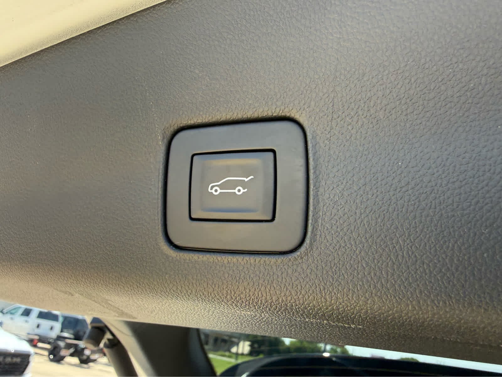 Used 2024 Summit White Chevrolet LT image 12