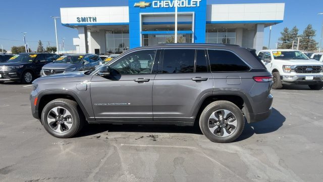 Used 2023 Gray Jeep BASE image 4