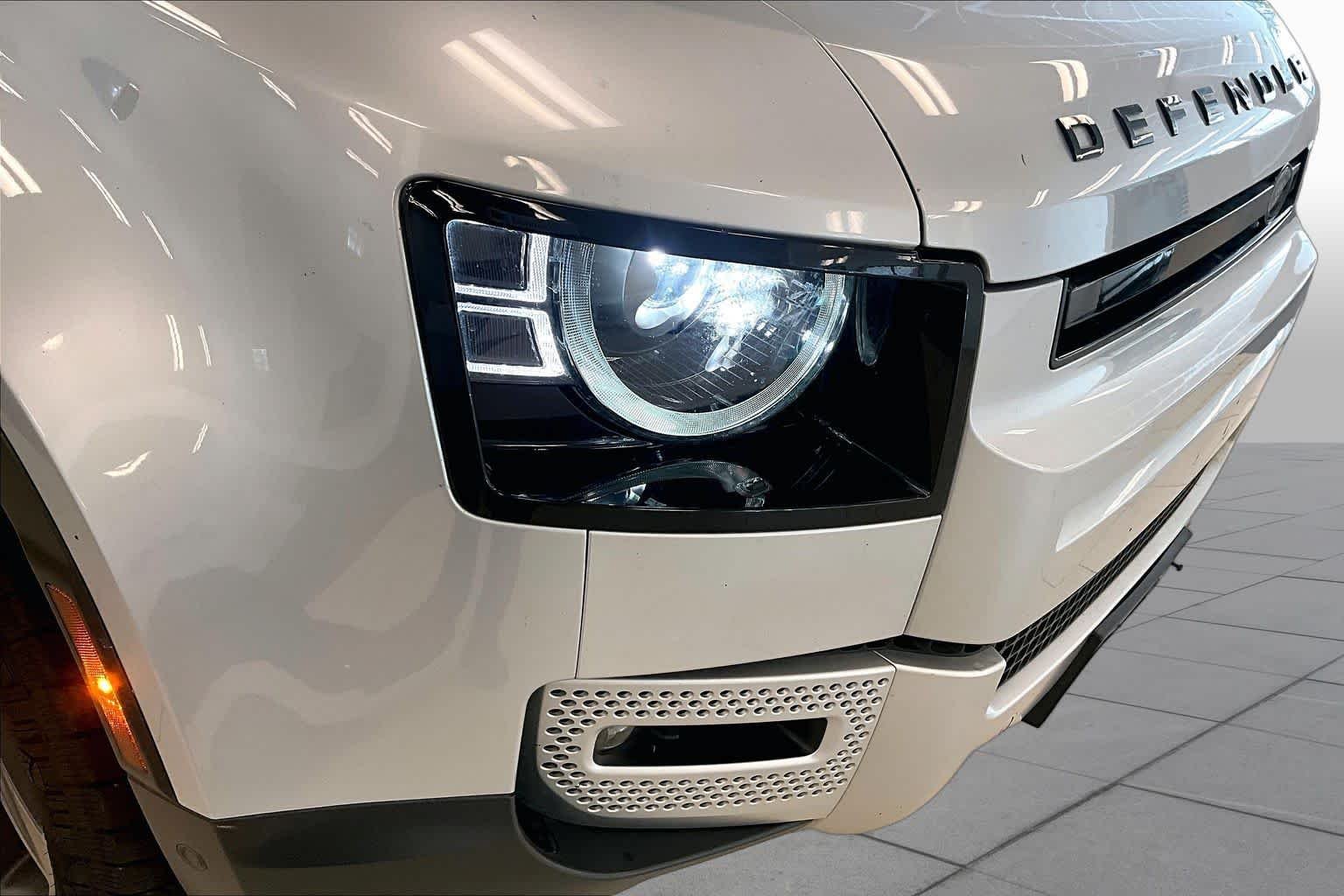 Used 2022 Hakuba Silver Metallic Land Rover  image 26