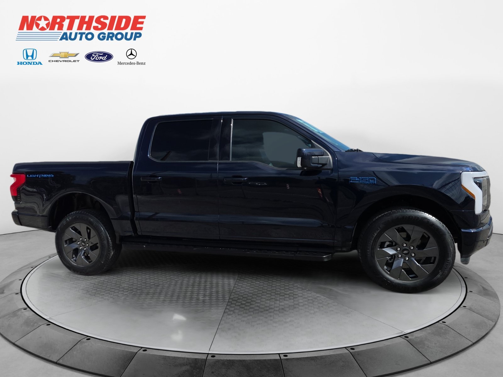 Used 2024 Blue Ford Lariat image 8