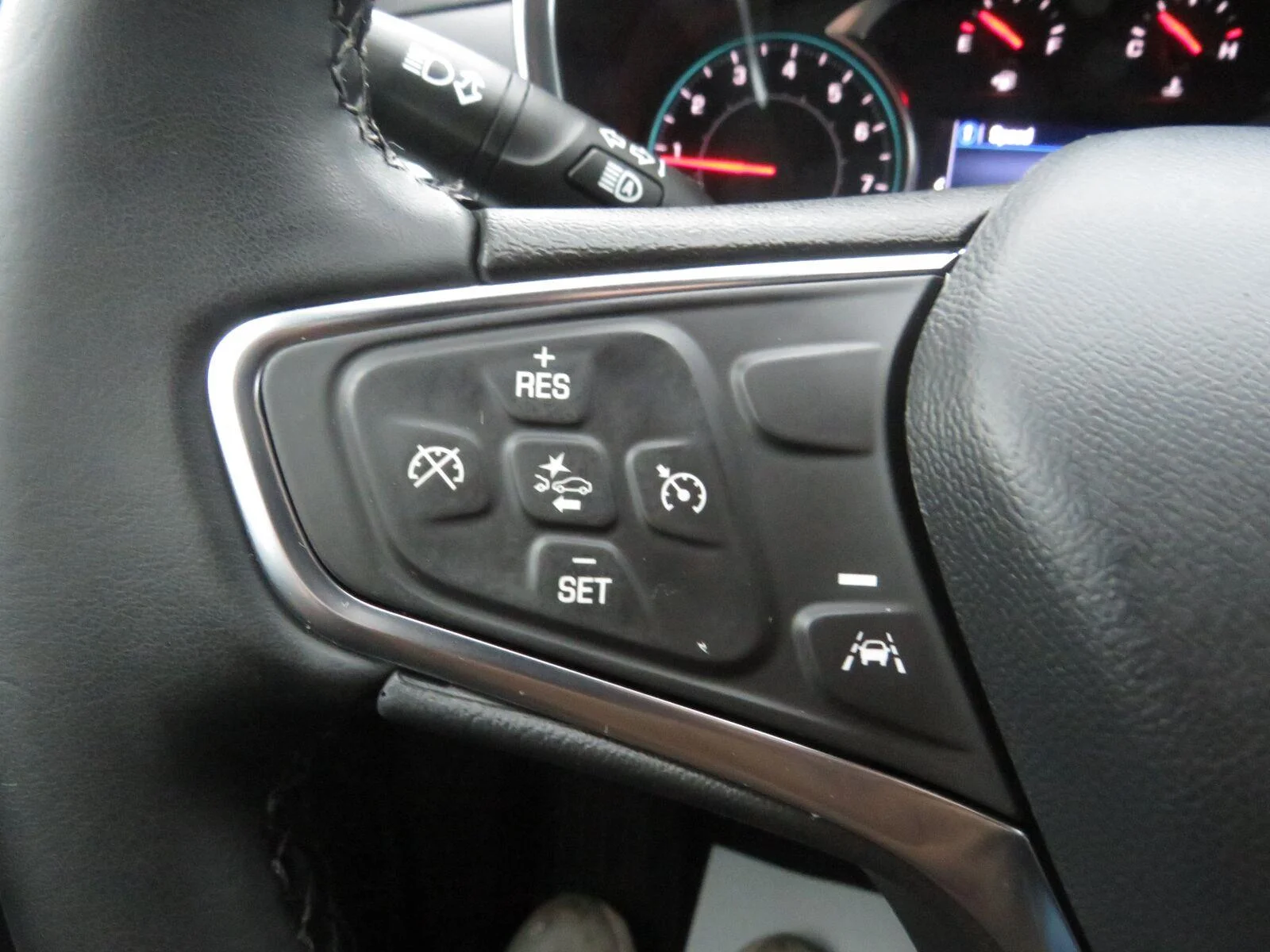Used 2024 Sterling Gray Metallic Chevrolet LT image 31