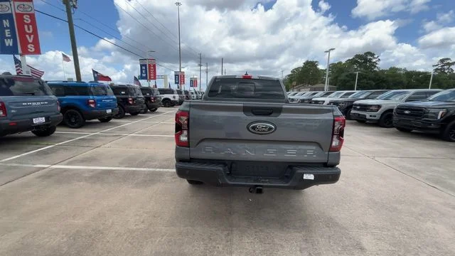 New 2026 Carbonized Gray Metallic Ford XLT image 11