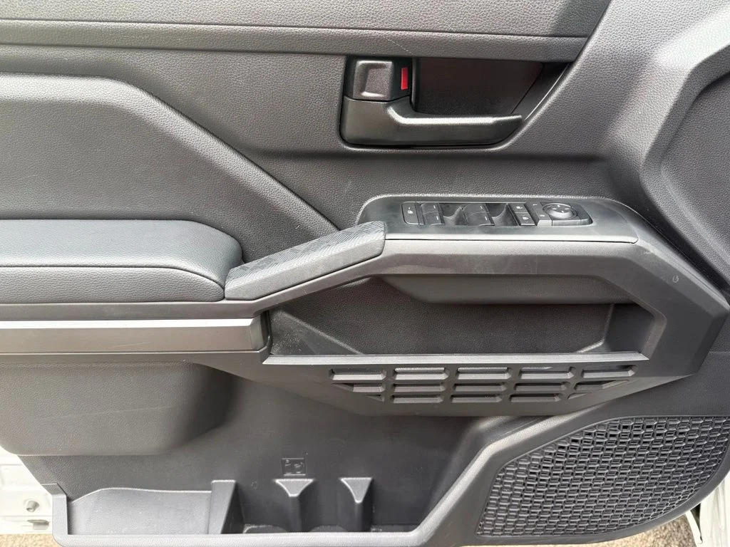 Used 2025 White Toyota SR5 image 13