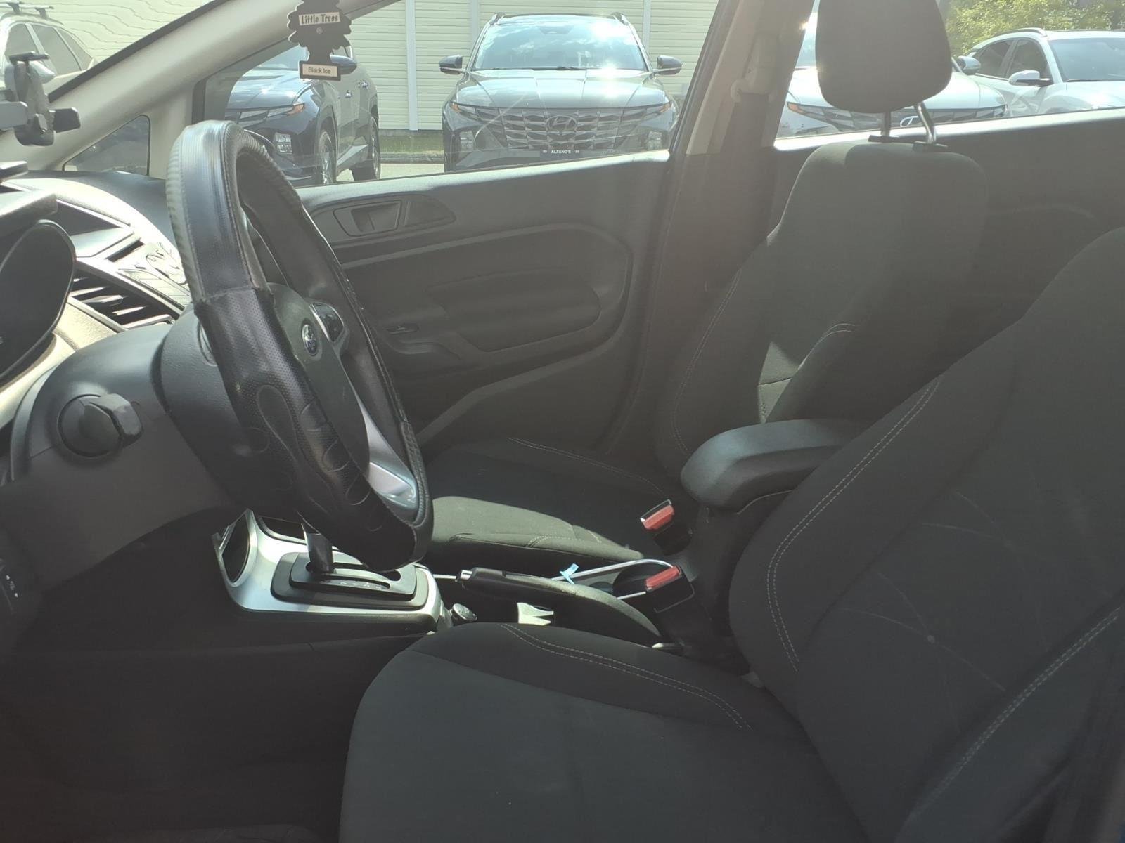 Used 2019 Lightning Blue Ford SE image 21