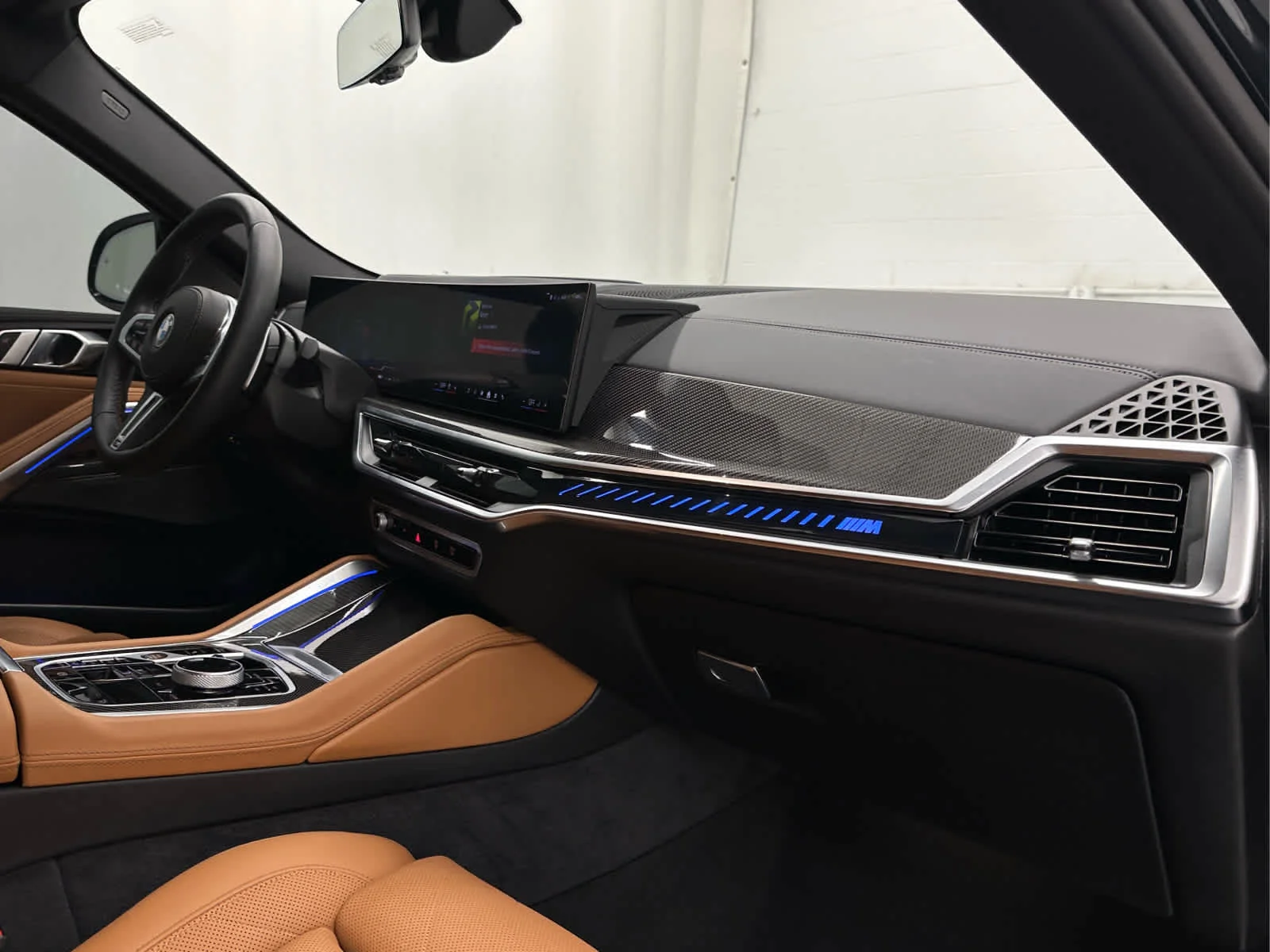Used 2026 Oxford Green Metallic BMW M60i image 17