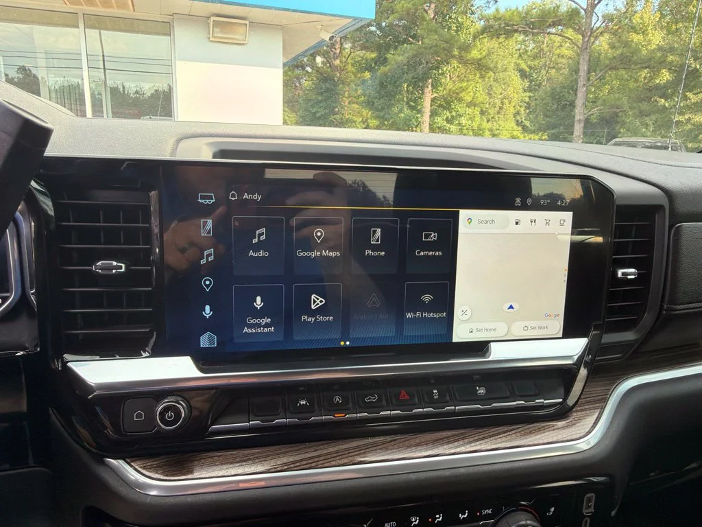 Used 2024 Summit White Chevrolet LT image 19