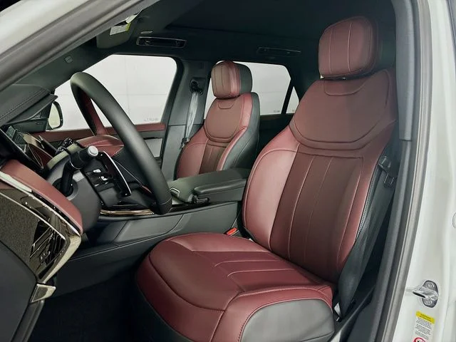 New 2026 White Land Rover Dynamic SE image 21