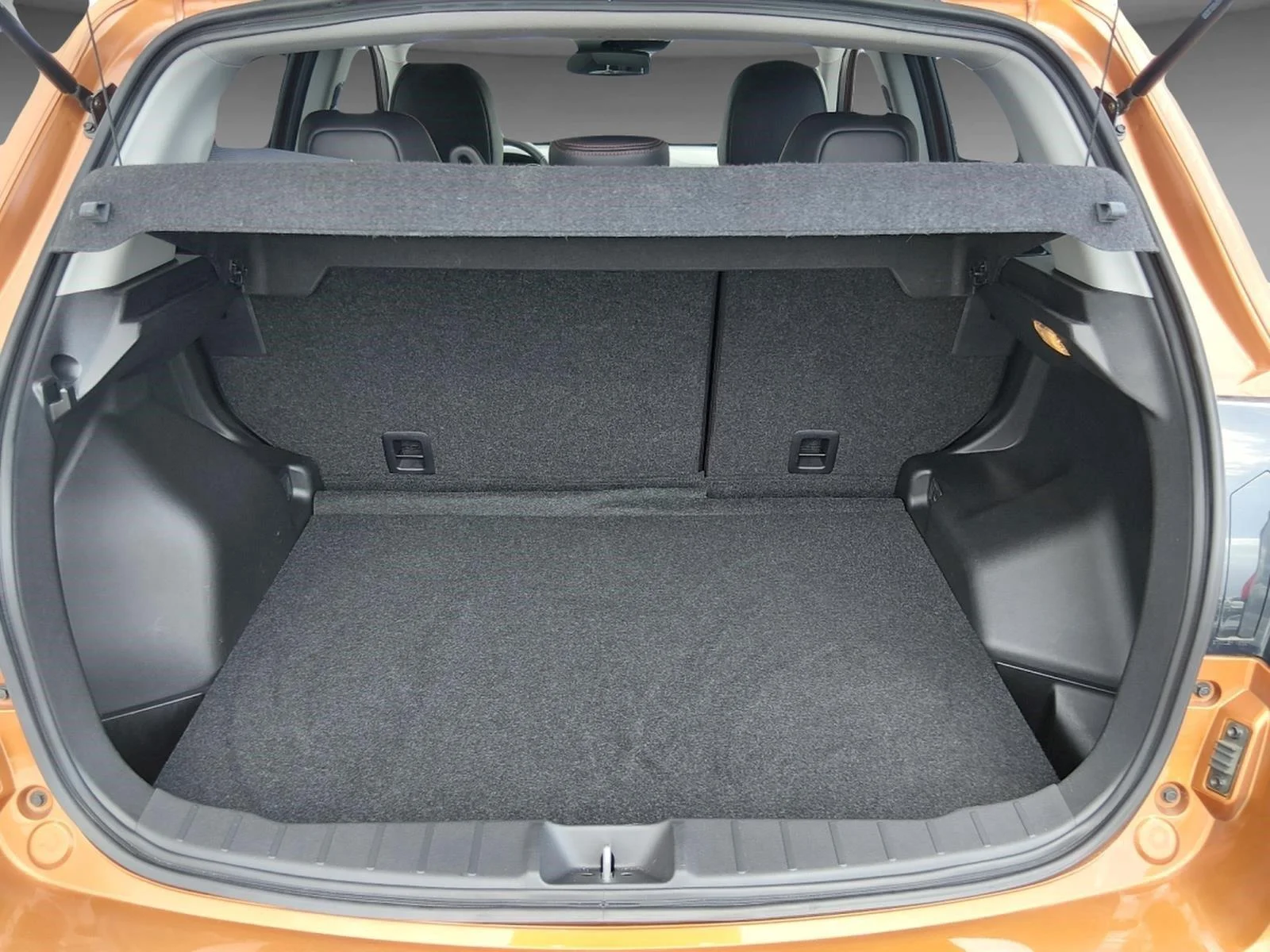 Used 2023 Sunshine Orange Metallic Mitsubishi ES image 21