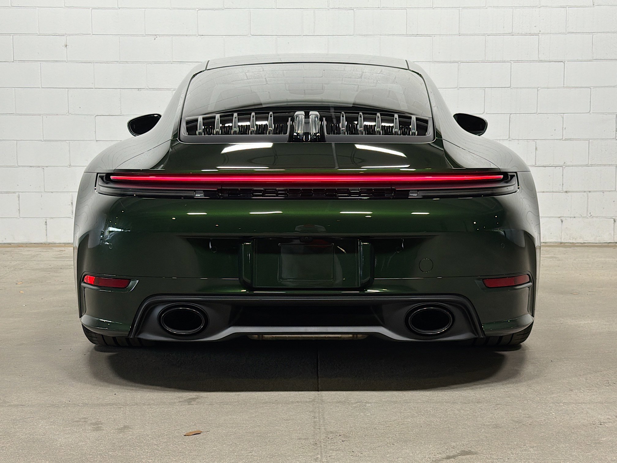 Certified Used 2026 Oak Green Metallic Neo Porsche Carrera T image 8
