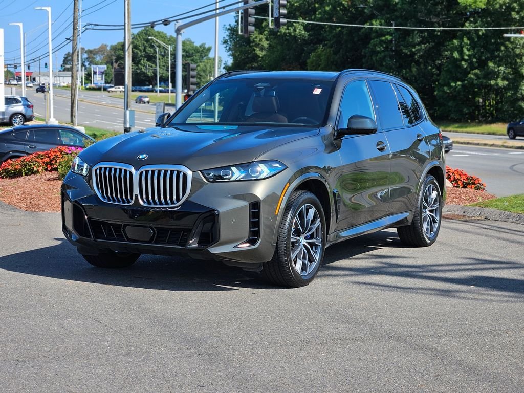 Used 2026 Manhattan Green Metallic BMW xDrive40i image 3