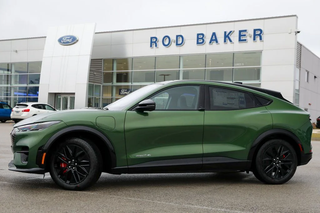 New 2025 Green Ford Premium image 3