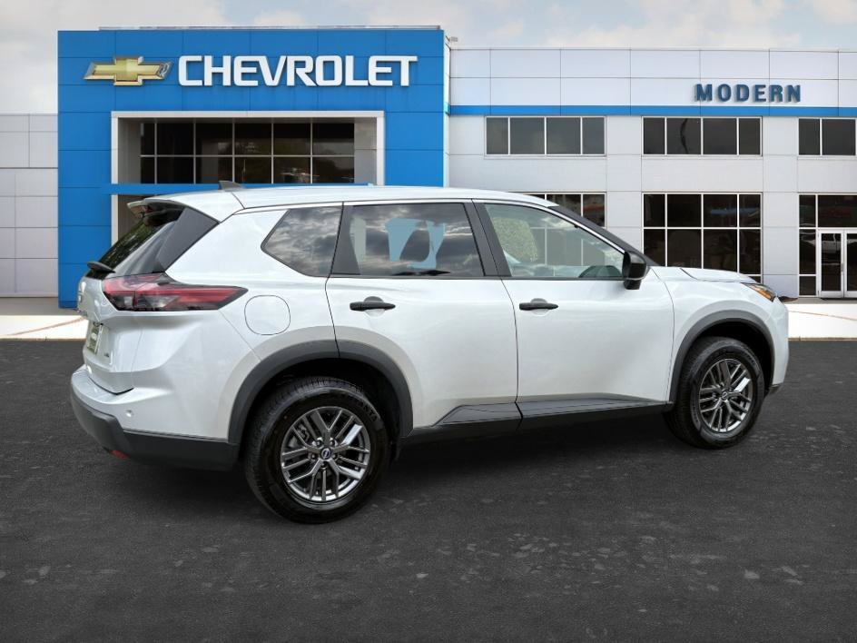 Used 2024 Brilliant Silver Metallic Nissan S image 5