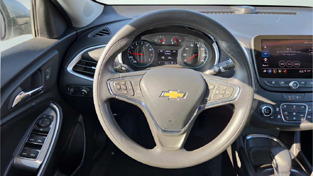 Used 2023 Gray Chevrolet LT image 27