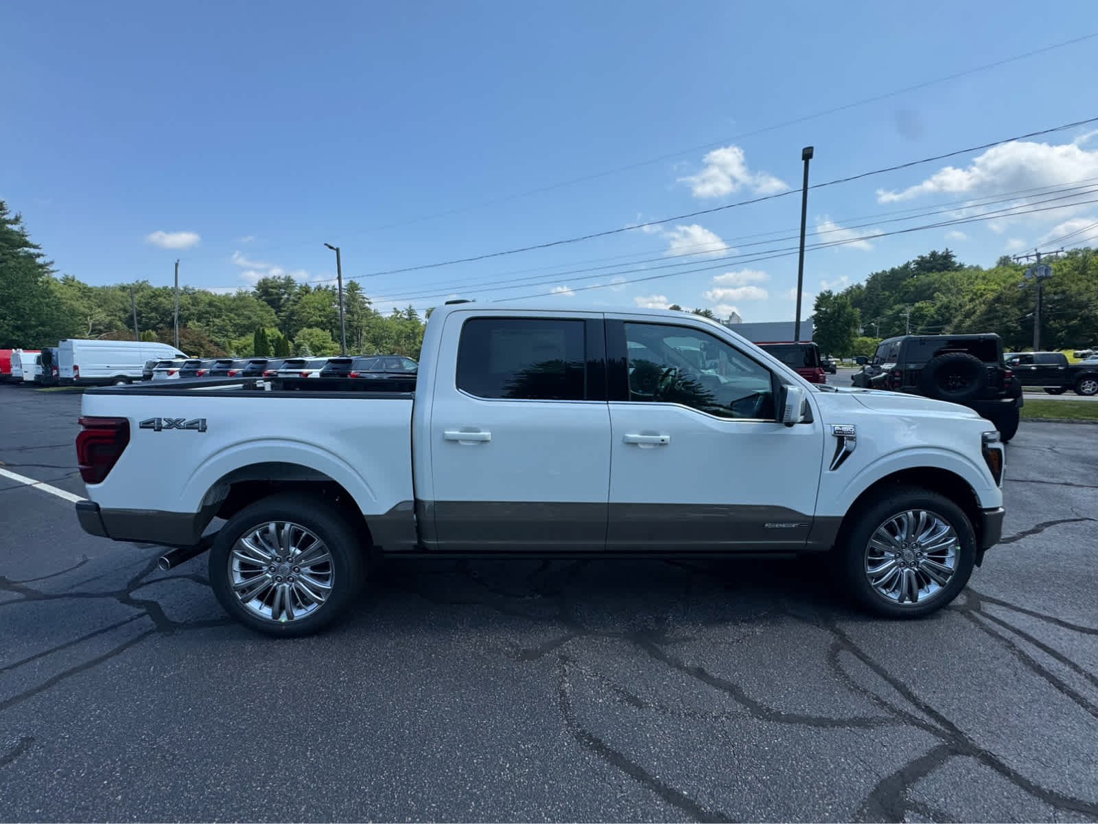 New 2026 Star White Metallic Tri-Coat/Marsh Gray Ford King Ranch image 7