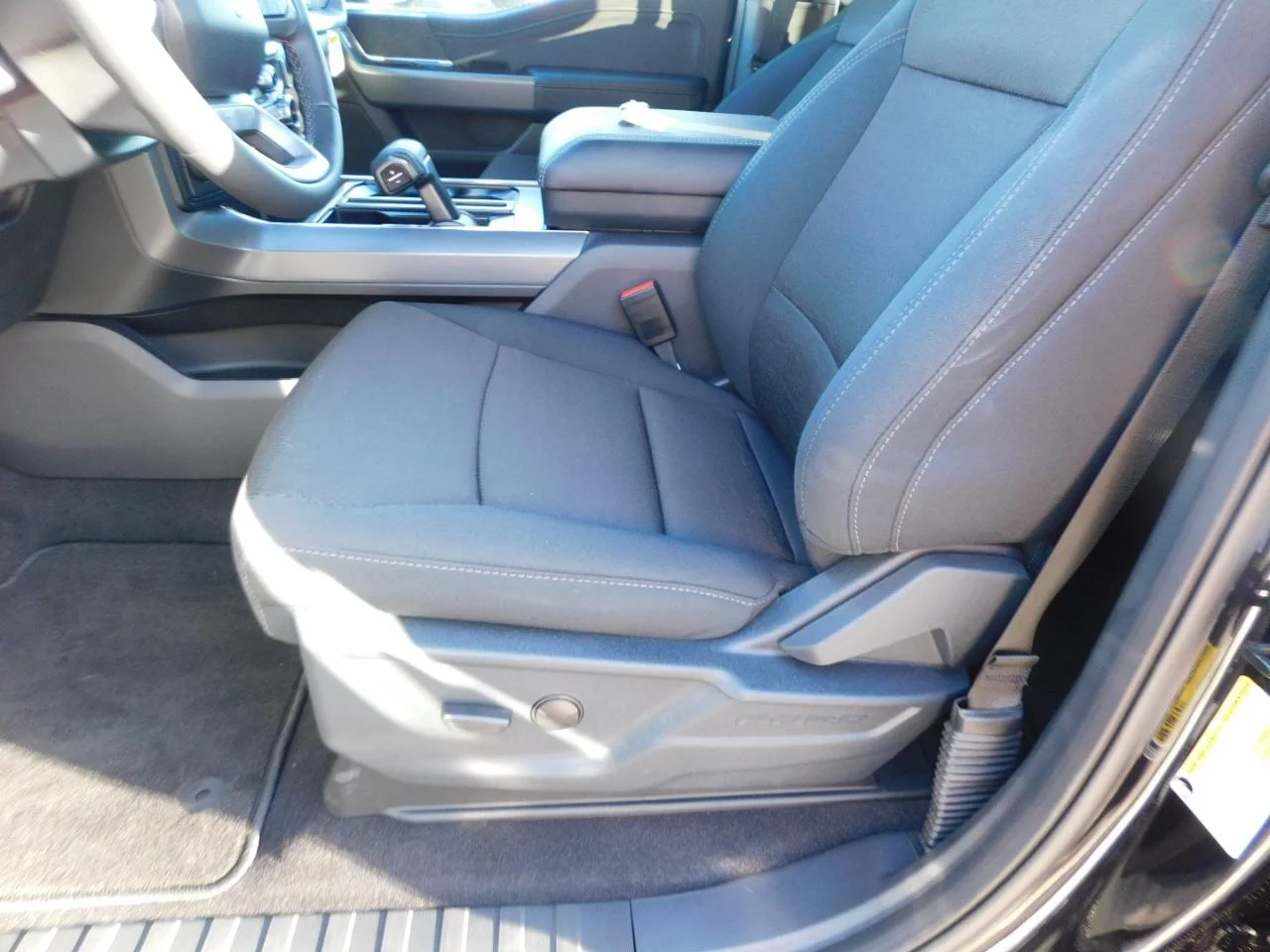 New 2026 Agate Black Metallic Ford XLT image 30