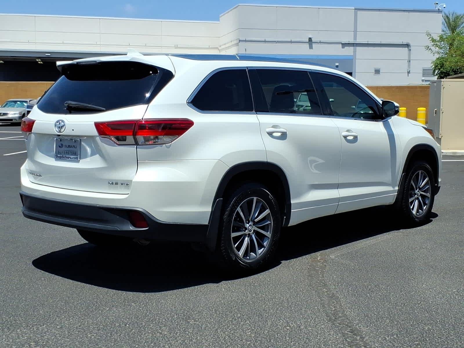 Used 2017 Blizzard Pearl Toyota XLE image 7
