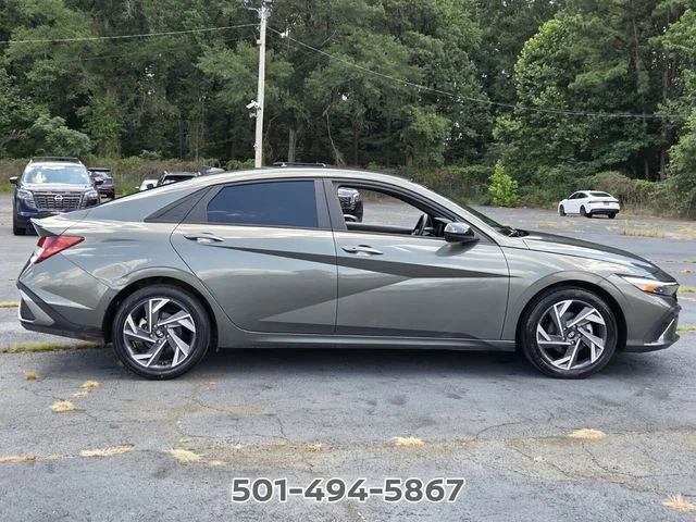 Used 2025 Gray Hyundai SEL Sport image 6