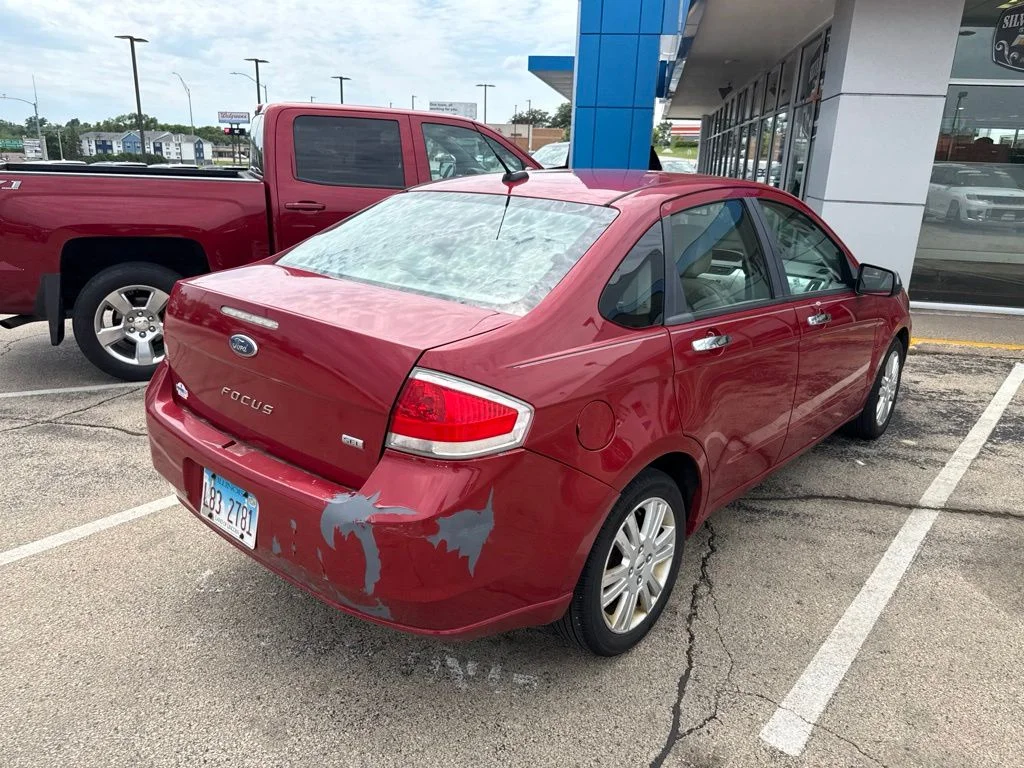Used 2011 Red Ford SEL image 4