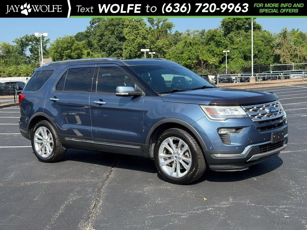 Used 2018 Blue Ford Limited image 1
