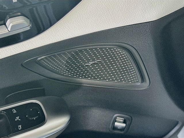 New 2026 MANUFAKTUR Alpine Grey Mercedes-Benz C 300 image 19