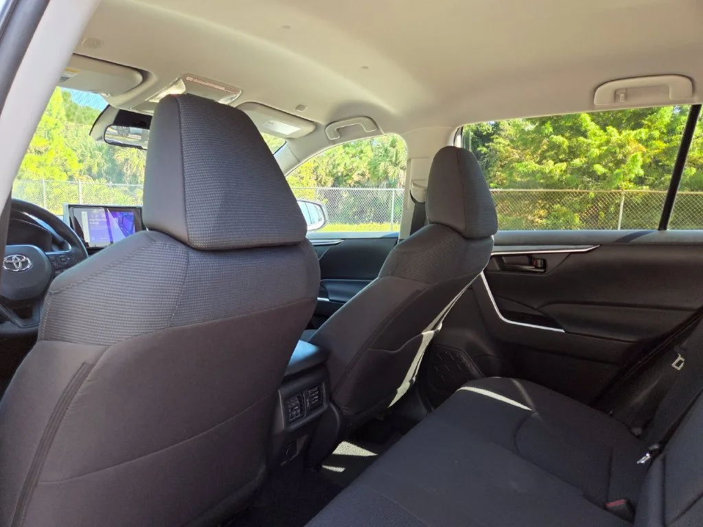 Used 2025 White Toyota LE image 23