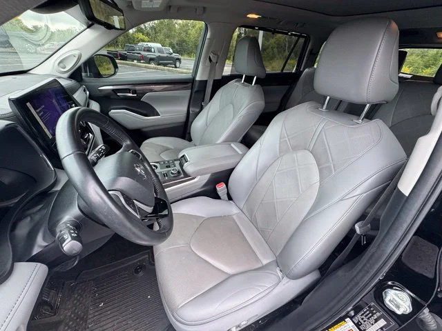 Used 2023 Midnight Black Metallic Toyota Platinum image 17