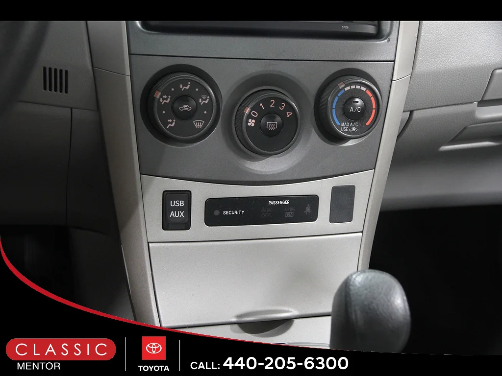 Used 2013 Classic Silver Metallic Toyota LE image 12