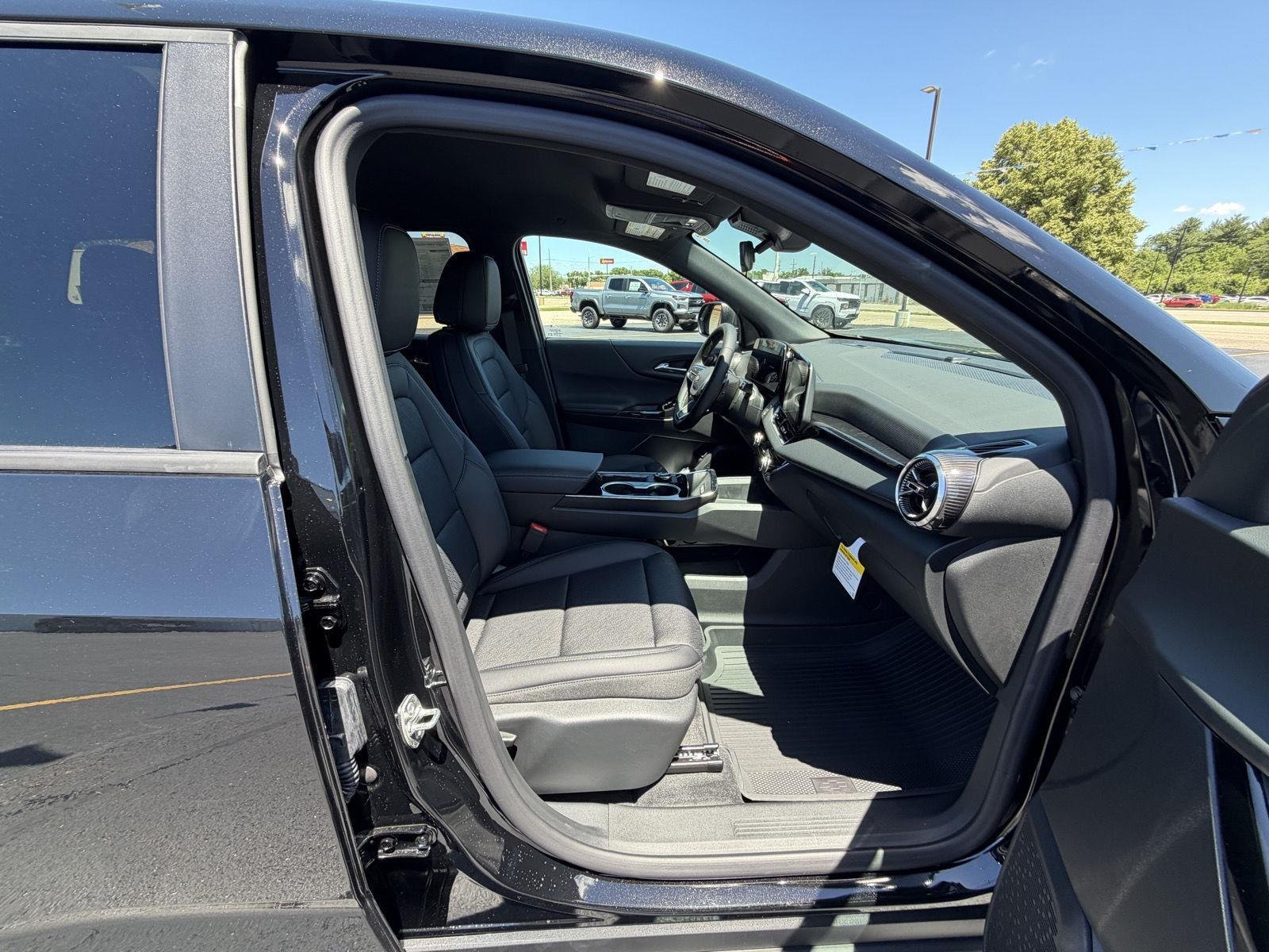 2026 Chevrolet Equinox LT - Photo 16