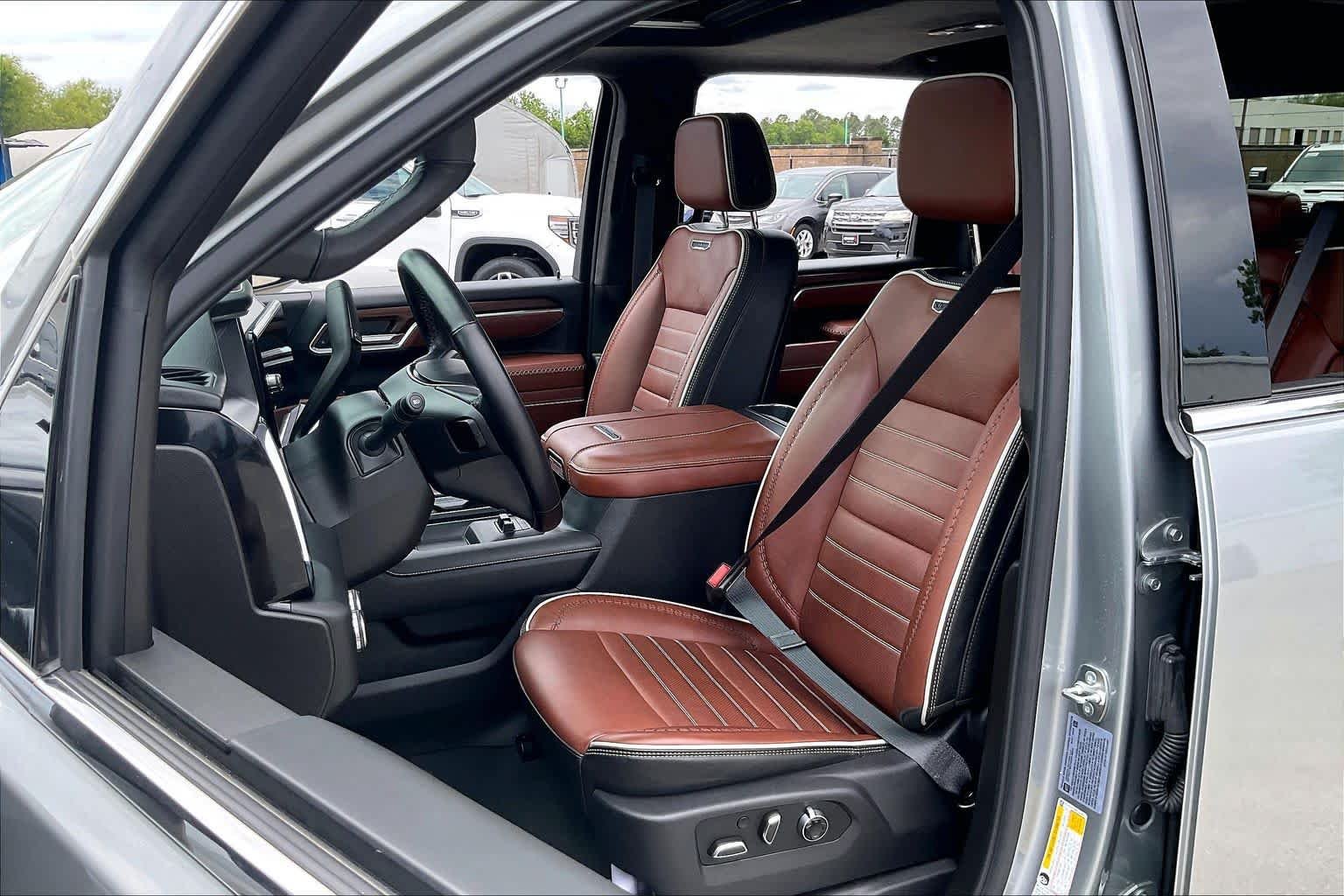 Used 2025 Sterling Metallic GMC Denali Ultimate image 8