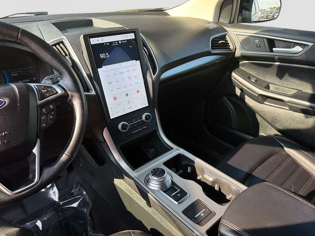 Used 2024 Agate Black Metallic Ford SEL image 27