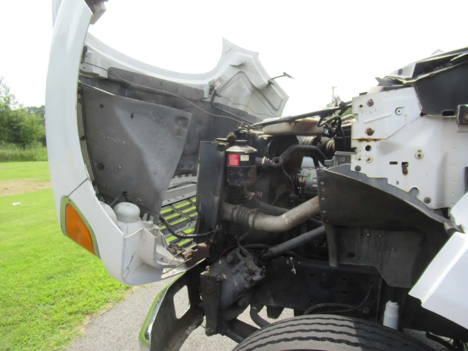 Used 2003 Oxford White Ford XL image 29