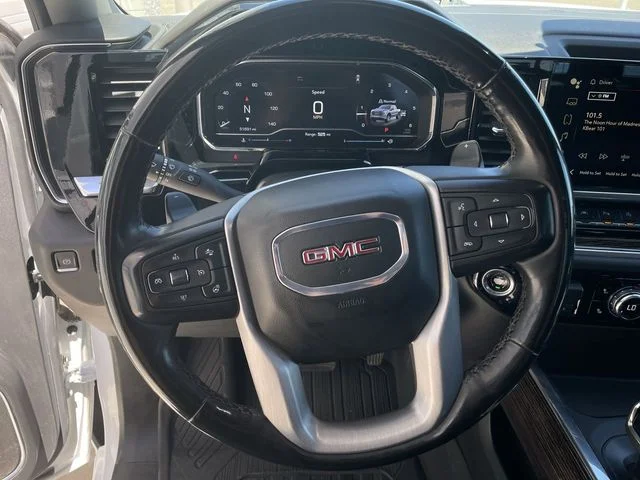 Used 2024 White GMC Elevation image 14