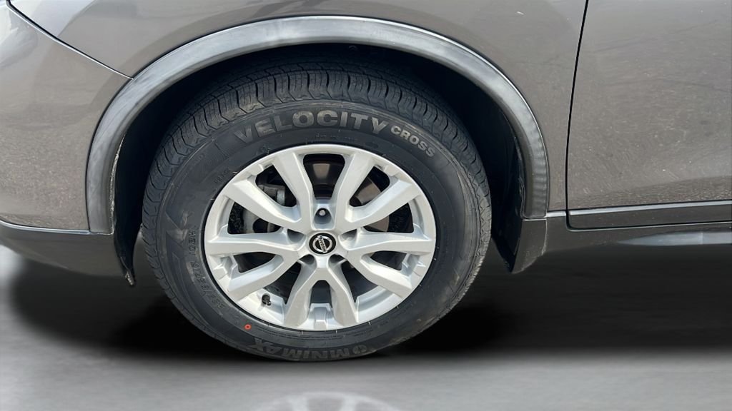 Used 2020 Gray Nissan SV image 25