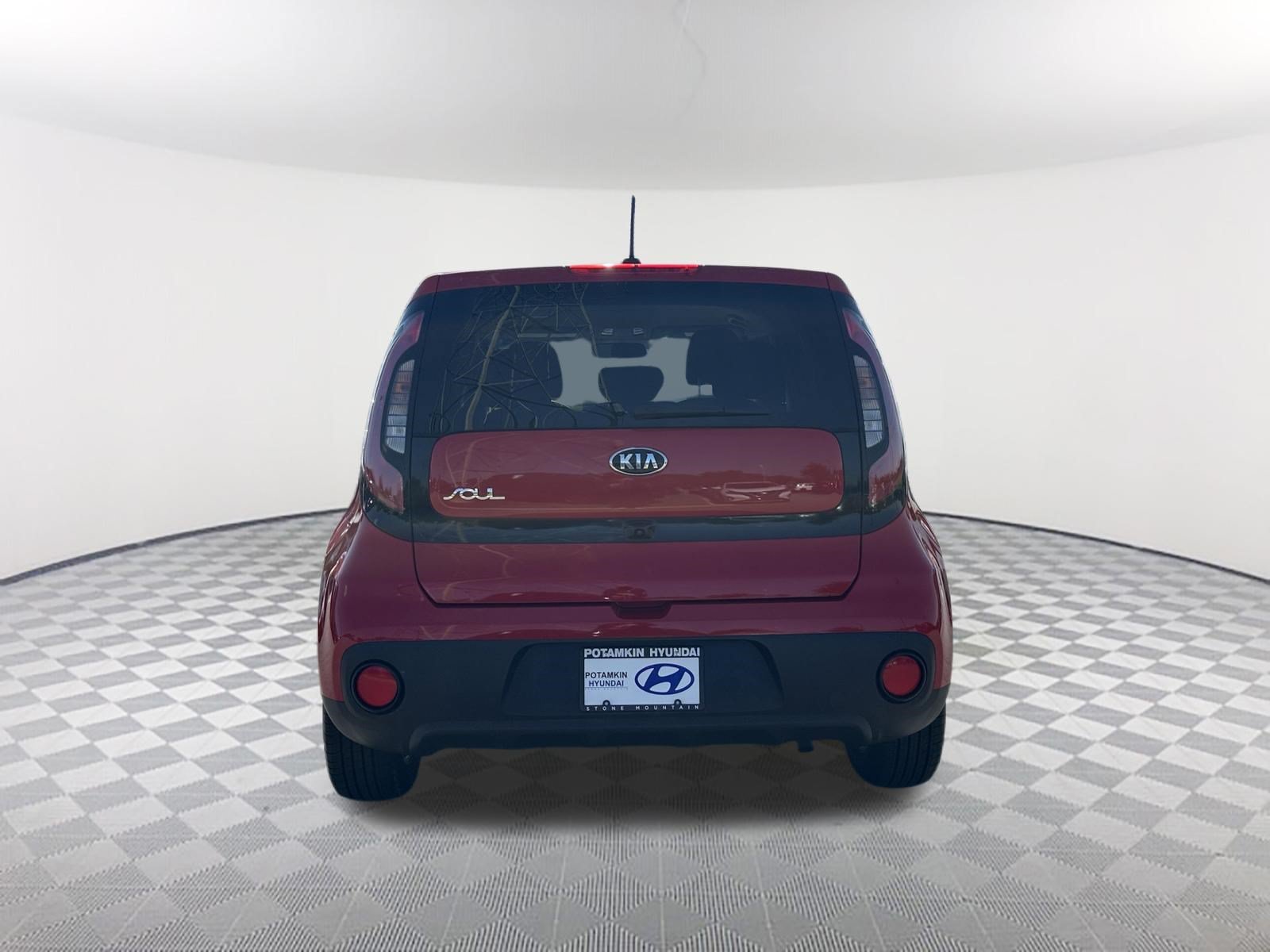 Used 2019 Inferno Red Kia Base image 6