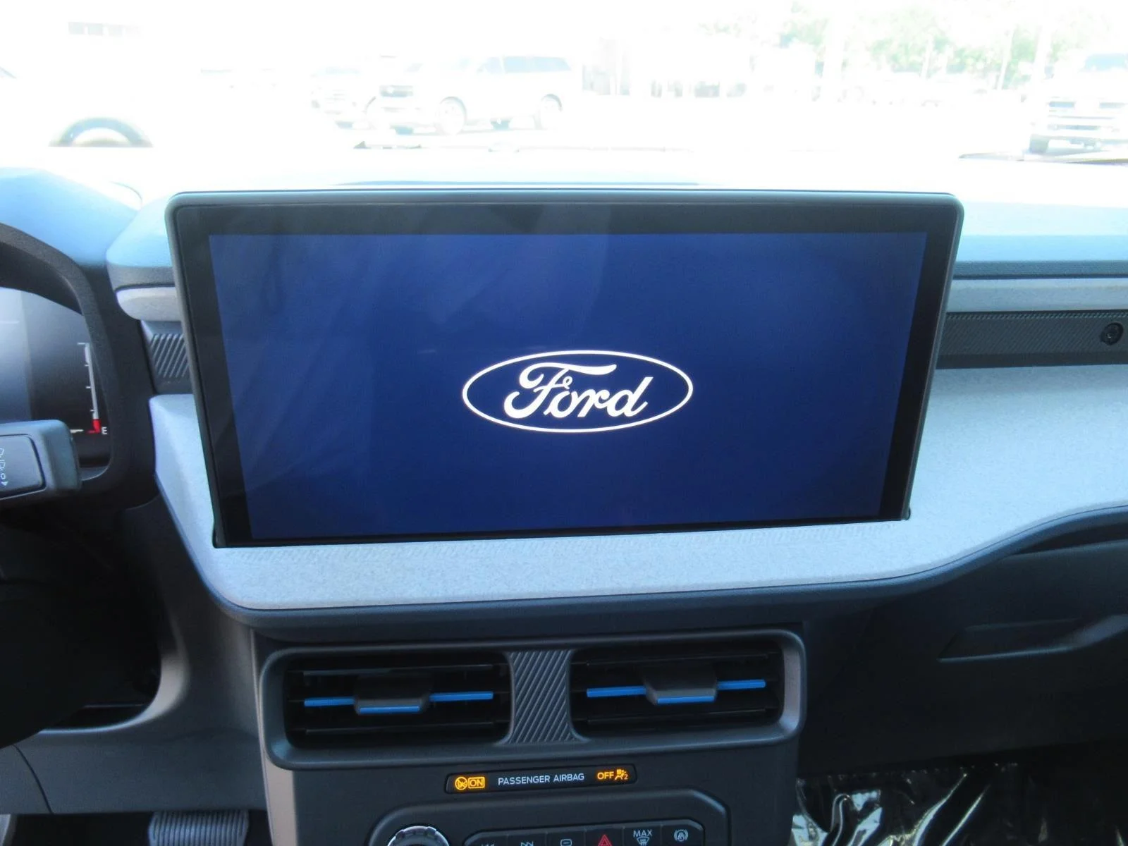 New 2026 Oxford White Ford XLT image 28