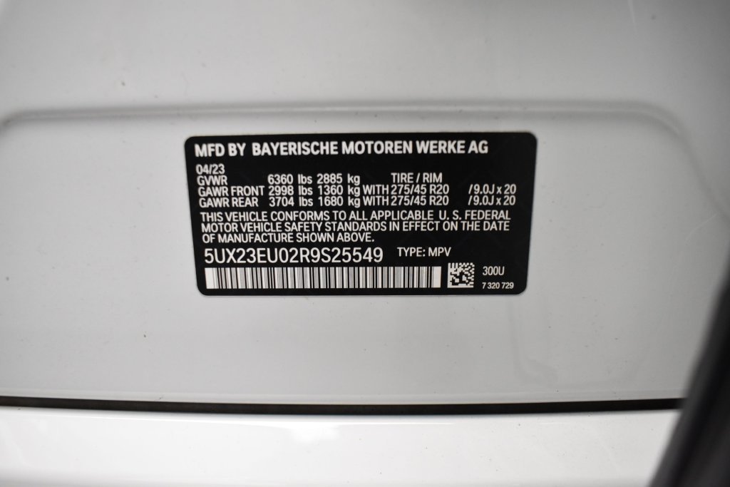 Used 2024 White BMW xDrive40i image 17